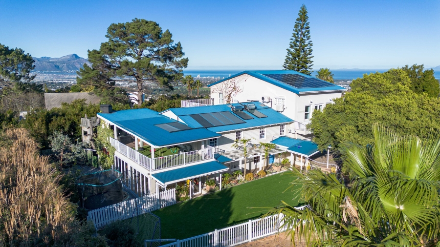 6 Bedroom Property for Sale in La Concorde Western Cape